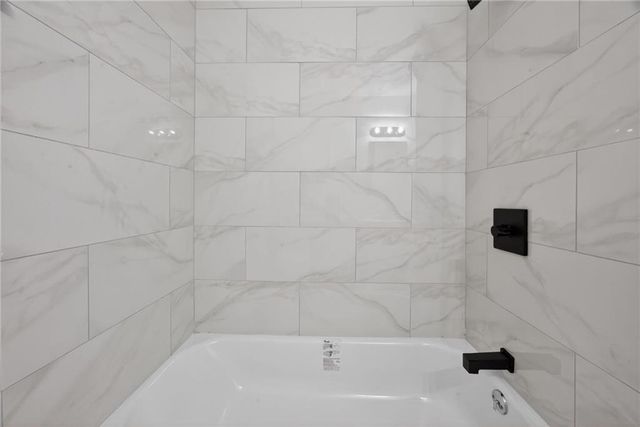 6315 E Red Bridge Road, Kansas City, MO 64134