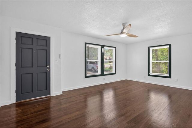 6315 E Red Bridge Road, Kansas City, MO 64134