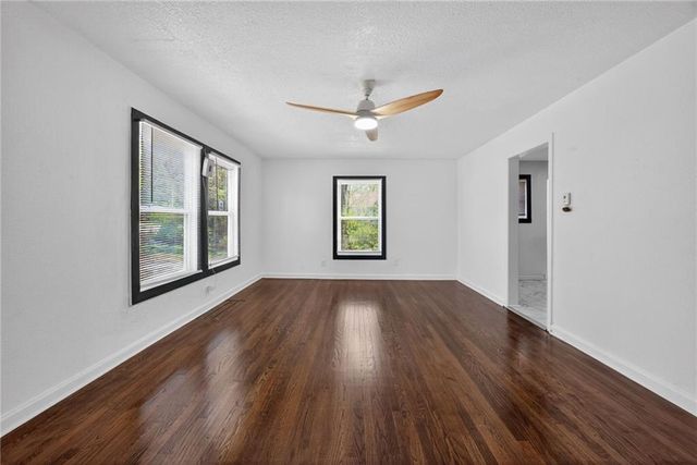 6315 E Red Bridge Road, Kansas City, MO 64134