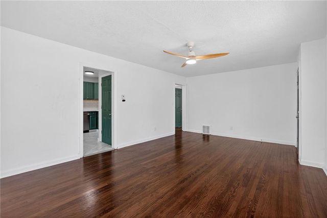 6315 E Red Bridge Road, Kansas City, MO 64134