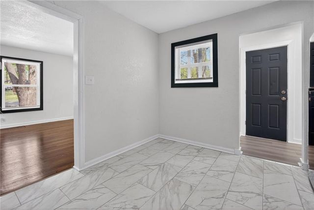 6315 E Red Bridge Road, Kansas City, MO 64134