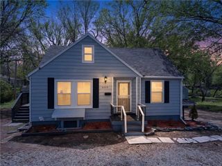6315 E Red Bridge Road, Kansas City, MO 64134