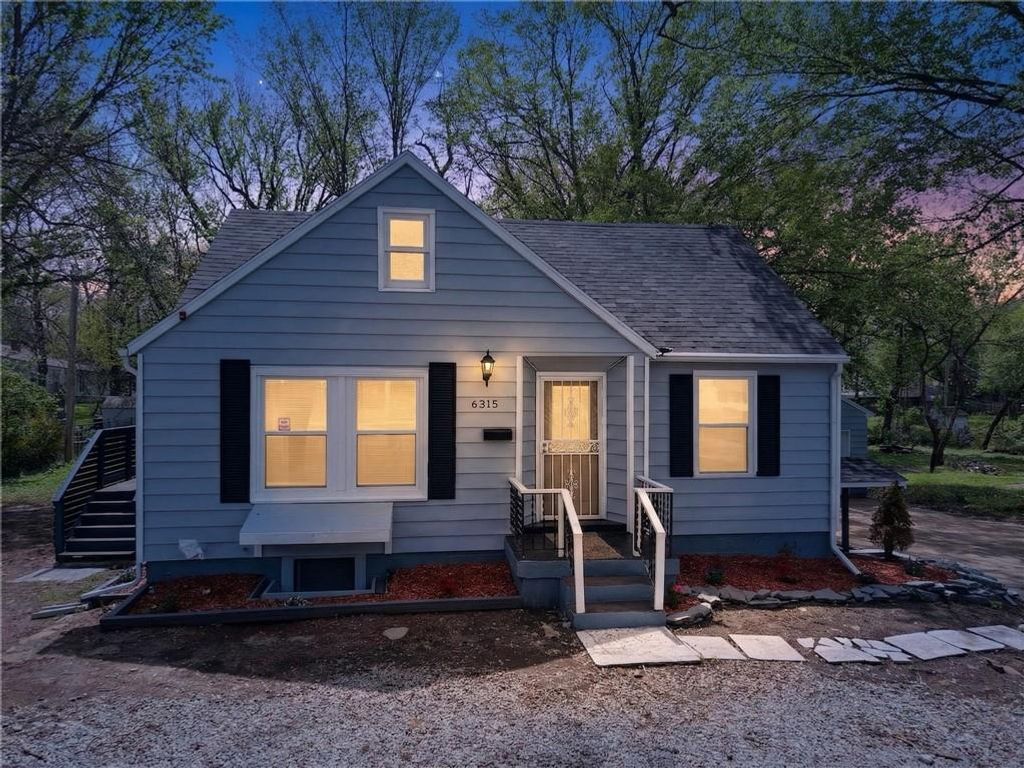 6315 E Red Bridge Road, Kansas City, MO 64134