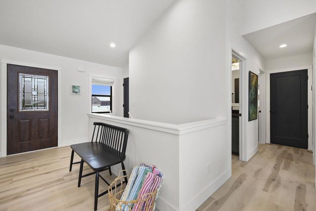 N8620 N Log Cabin Court, New Lisbon, WI 53950