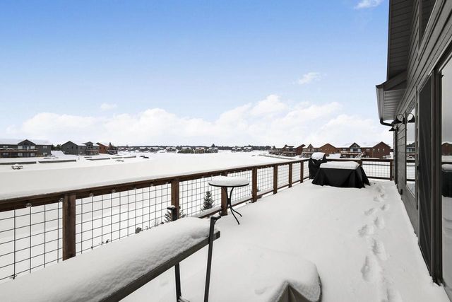 N8620 N Log Cabin Court, New Lisbon, WI 53950