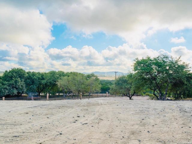 1 WESTMINSTER CT, San Antonio, TX 78257