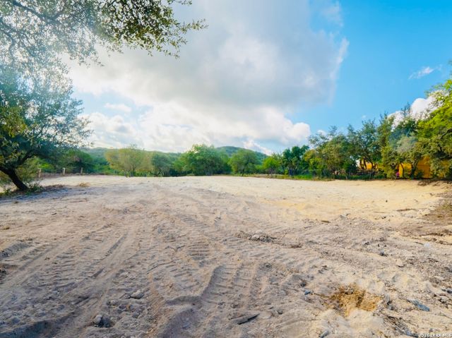 1 WESTMINSTER CT, San Antonio, TX 78257