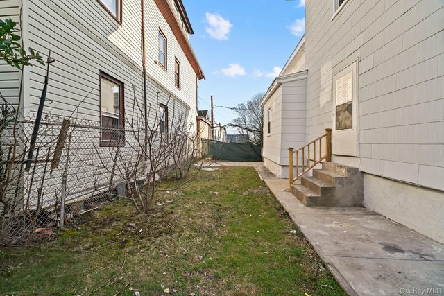 11 Lafayette Place 1, Yonkers, NY 10701