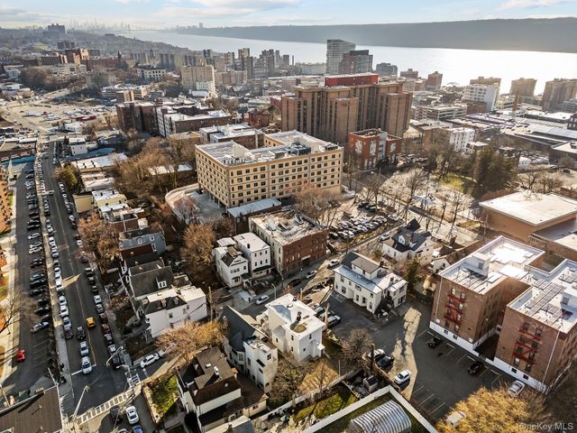 11 Lafayette Place 1, Yonkers, NY 10701