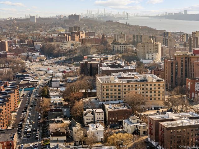 11 Lafayette Place 1, Yonkers, NY 10701