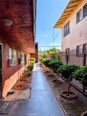 1708 Pine Avenue 1, Long Beach, CA 90813