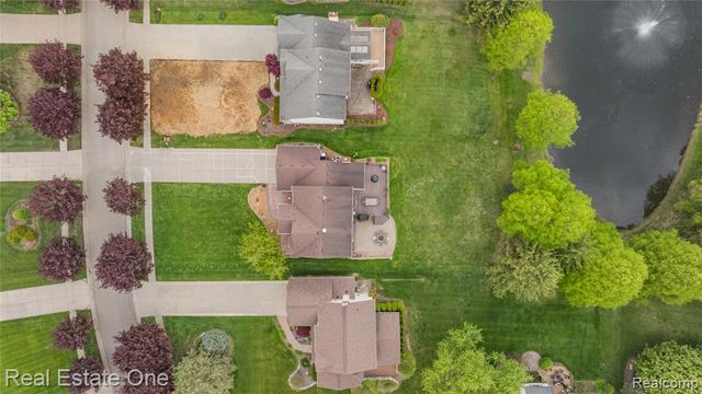 865 Drakeshire Drive, Commerce Twp, MI 48390