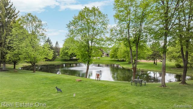 865 Drakeshire Drive, Commerce Twp, MI 48390