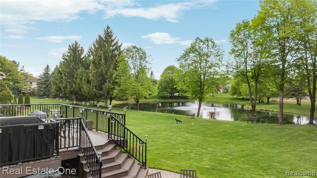 865 Drakeshire Drive, Commerce Twp, MI 48390