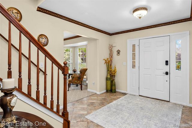 865 Drakeshire Drive, Commerce Twp, MI 48390