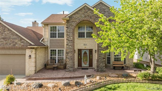 865 Drakeshire Drive, Commerce Twp, MI 48390