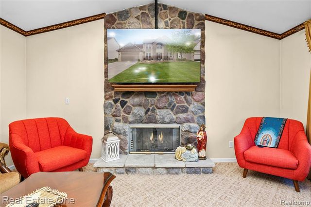 865 Drakeshire Drive, Commerce Twp, MI 48390