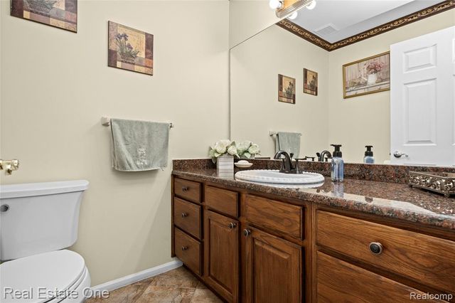 865 Drakeshire Drive, Commerce Twp, MI 48390