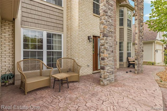 865 Drakeshire Drive, Commerce Twp, MI 48390