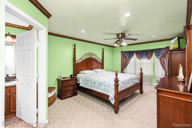 865 Drakeshire Drive, Commerce Twp, MI 48390
