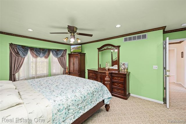 865 Drakeshire Drive, Commerce Twp, MI 48390