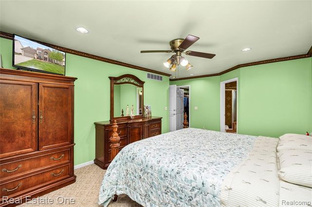 865 Drakeshire Drive, Commerce Twp, MI 48390
