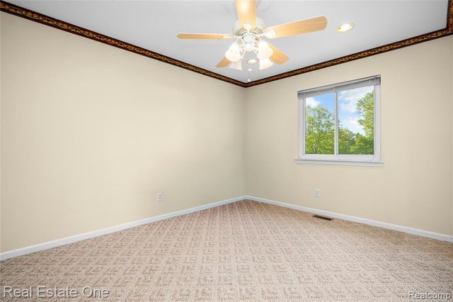 865 Drakeshire Drive, Commerce Twp, MI 48390