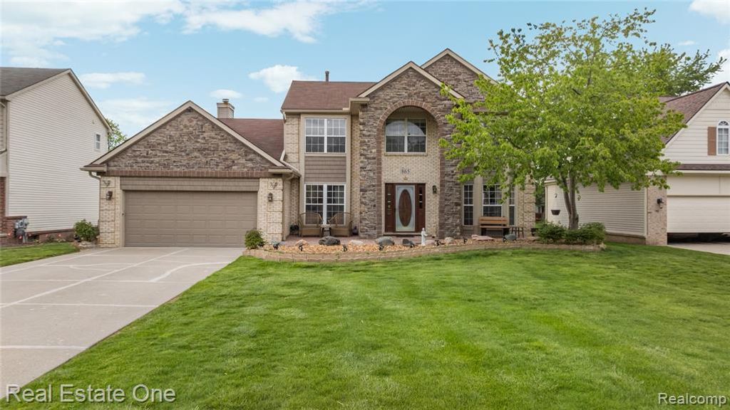 865 Drakeshire Drive, Commerce Twp, MI 48390