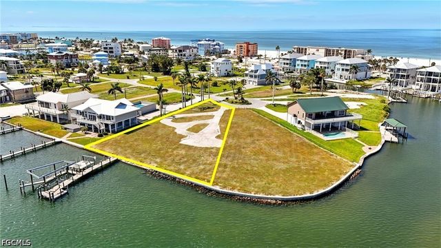 655 Matanzas CT, Fort Myers Beach, FL 33931