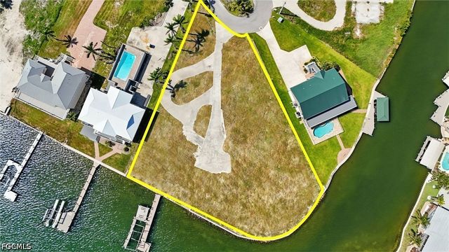 655 Matanzas CT, Fort Myers Beach, FL 33931