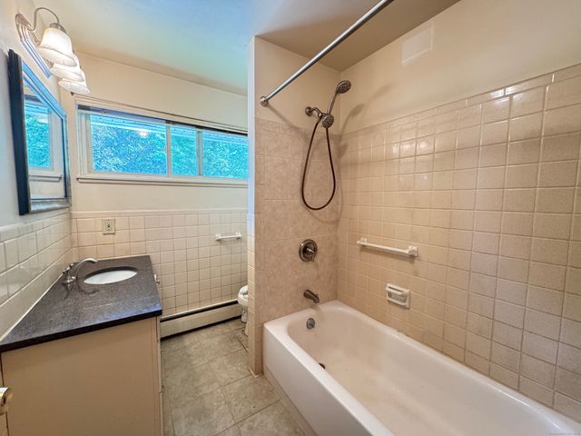 141 worth Avenue, Hamden, CT 06518