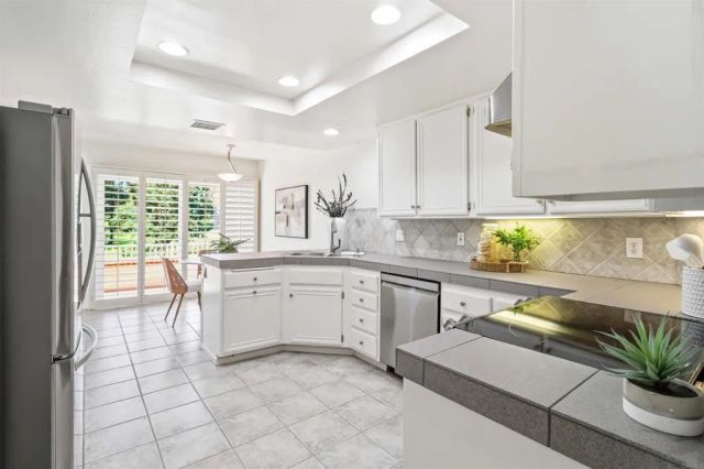 1260 Via Portofino, San Marcos, CA 92078