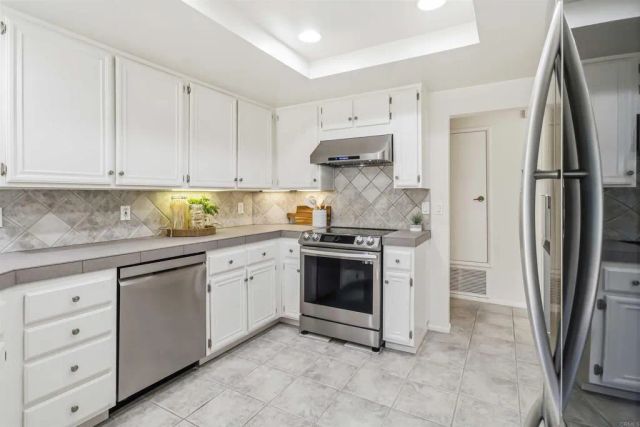 1260 Via Portofino, San Marcos, CA 92078