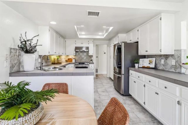 1260 Via Portofino, San Marcos, CA 92078
