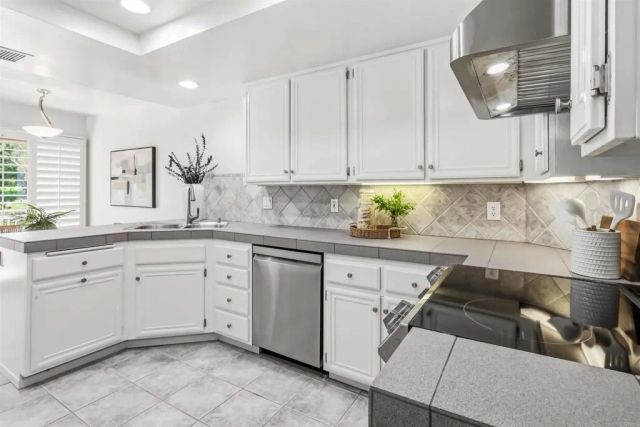 1260 Via Portofino, San Marcos, CA 92078