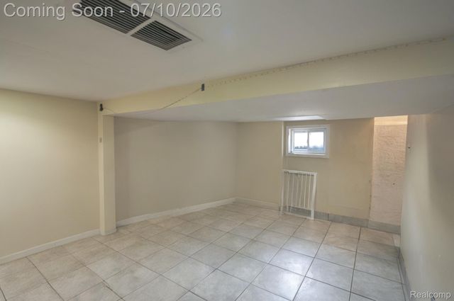 22453 E 10 Mile Road, St. Clair Shores, MI 48080