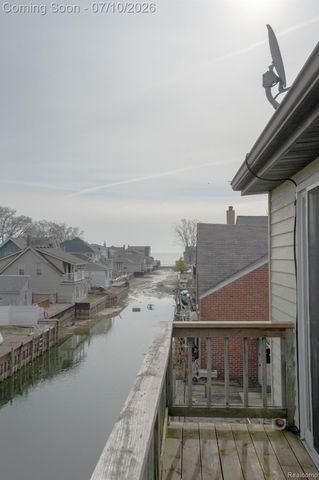 22453 E 10 Mile Road, St. Clair Shores, MI 48080