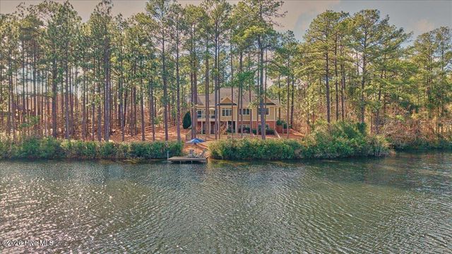 9 Banning Drive, Whispering Pines, NC 28327
