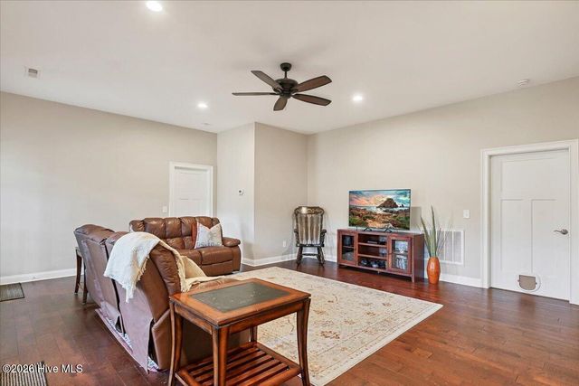 9 Banning Drive, Whispering Pines, NC 28327