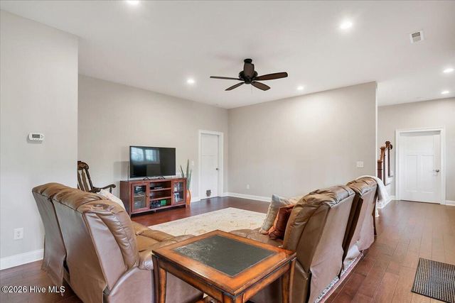 9 Banning Drive, Whispering Pines, NC 28327