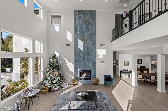 1901 Newport Bay Drive, Las Vegas, NV 89117