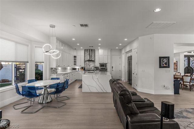 1901 Newport Bay Drive, Las Vegas, NV 89117