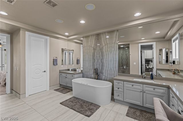 1901 Newport Bay Drive, Las Vegas, NV 89117