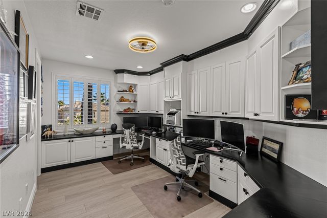 1901 Newport Bay Drive, Las Vegas, NV 89117