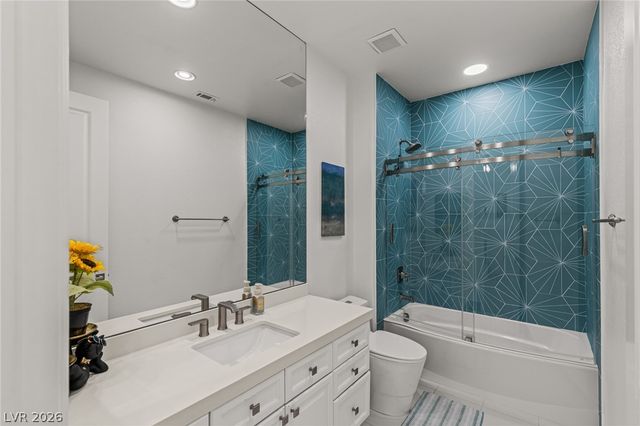 1901 Newport Bay Drive, Las Vegas, NV 89117