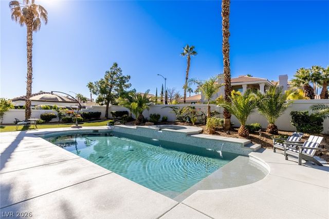 1901 Newport Bay Drive, Las Vegas, NV 89117