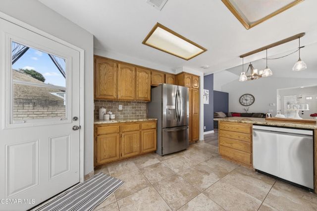 3072 Lamplighter Street, Simi Valley, CA 93065