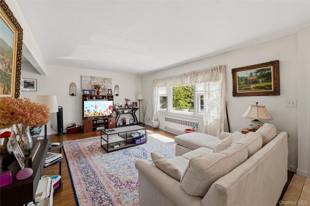 15163 19th Avenue, Whitestone, NY 11357