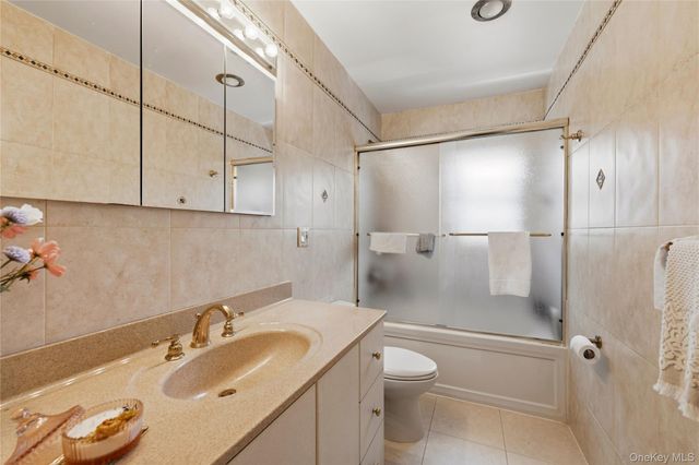 15163 19th Avenue, Whitestone, NY 11357