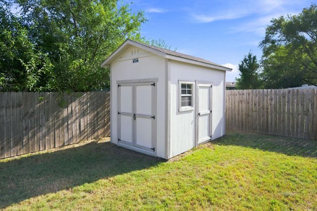 5402 S Victoria Ct., Wichita, KS 67216